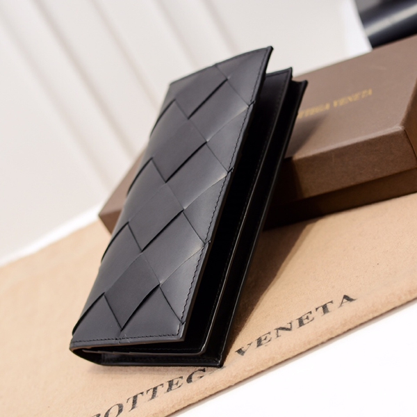 ボッテガヴェネタ財布コピー側面デザイン